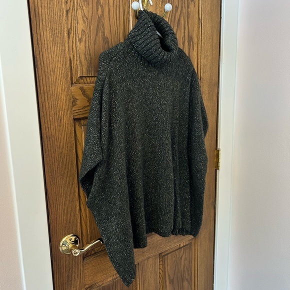 LOFT Dark Green Sparkly Short Sleeve Knit Turtleneck Poncho Sweater Medium NWT - Picture 3 of 8